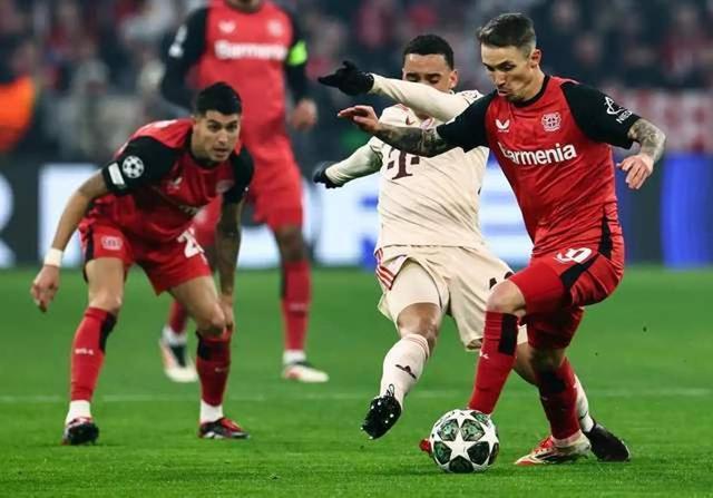 开云体育下载-拜仁慕尼黑面对困境，主场对阵实力强劲对手考验重重的简单介绍