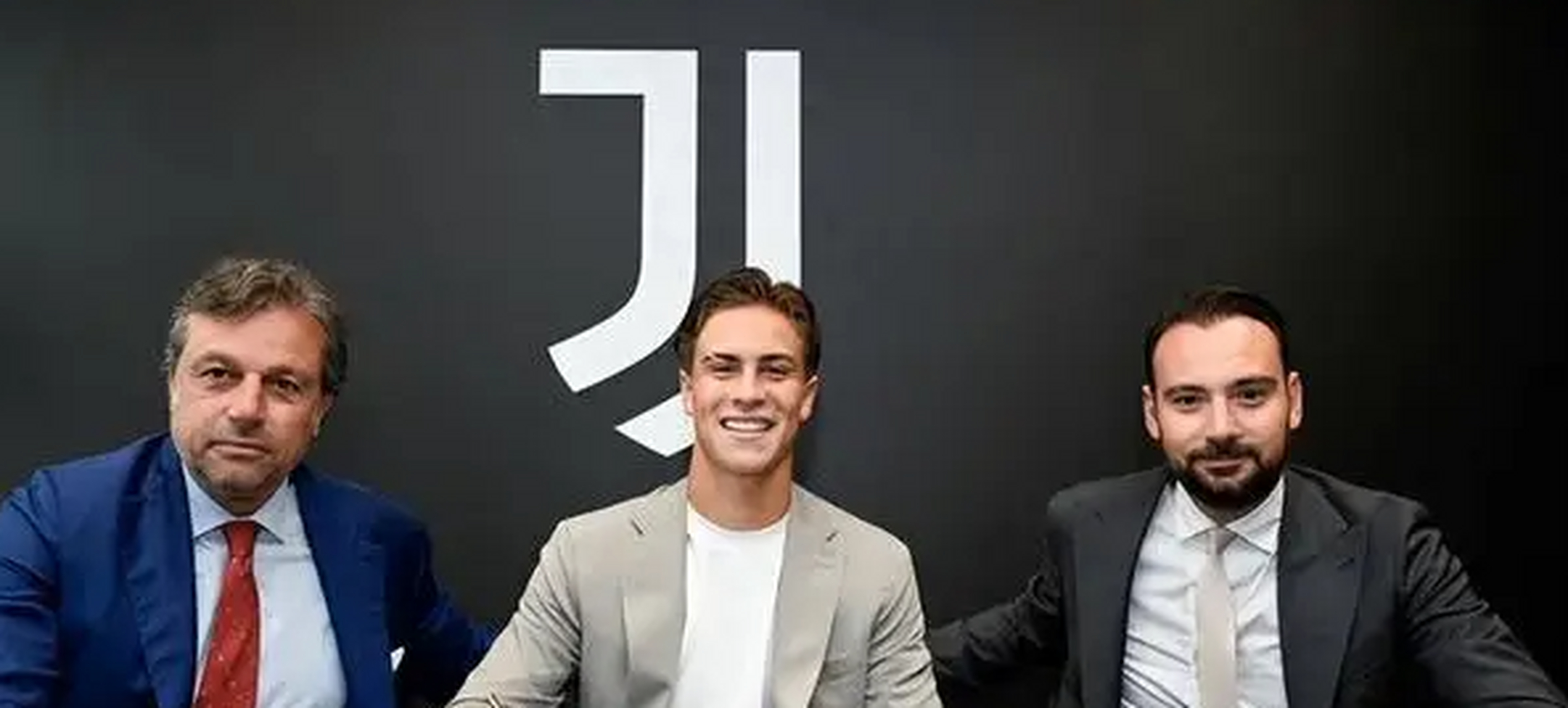 尤文图斯新援表现抢眼，助力球队登顶