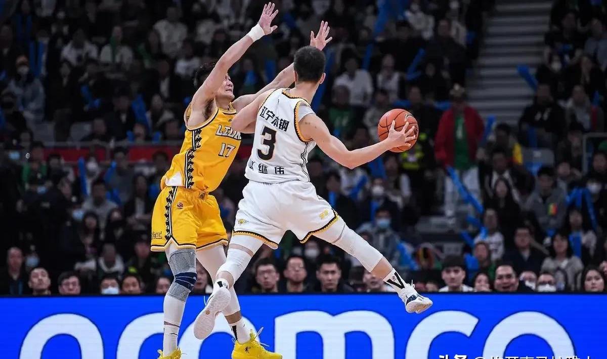 开云体育平台APP-包含球员实力大比拼，场上风云扑朔迷离的词条