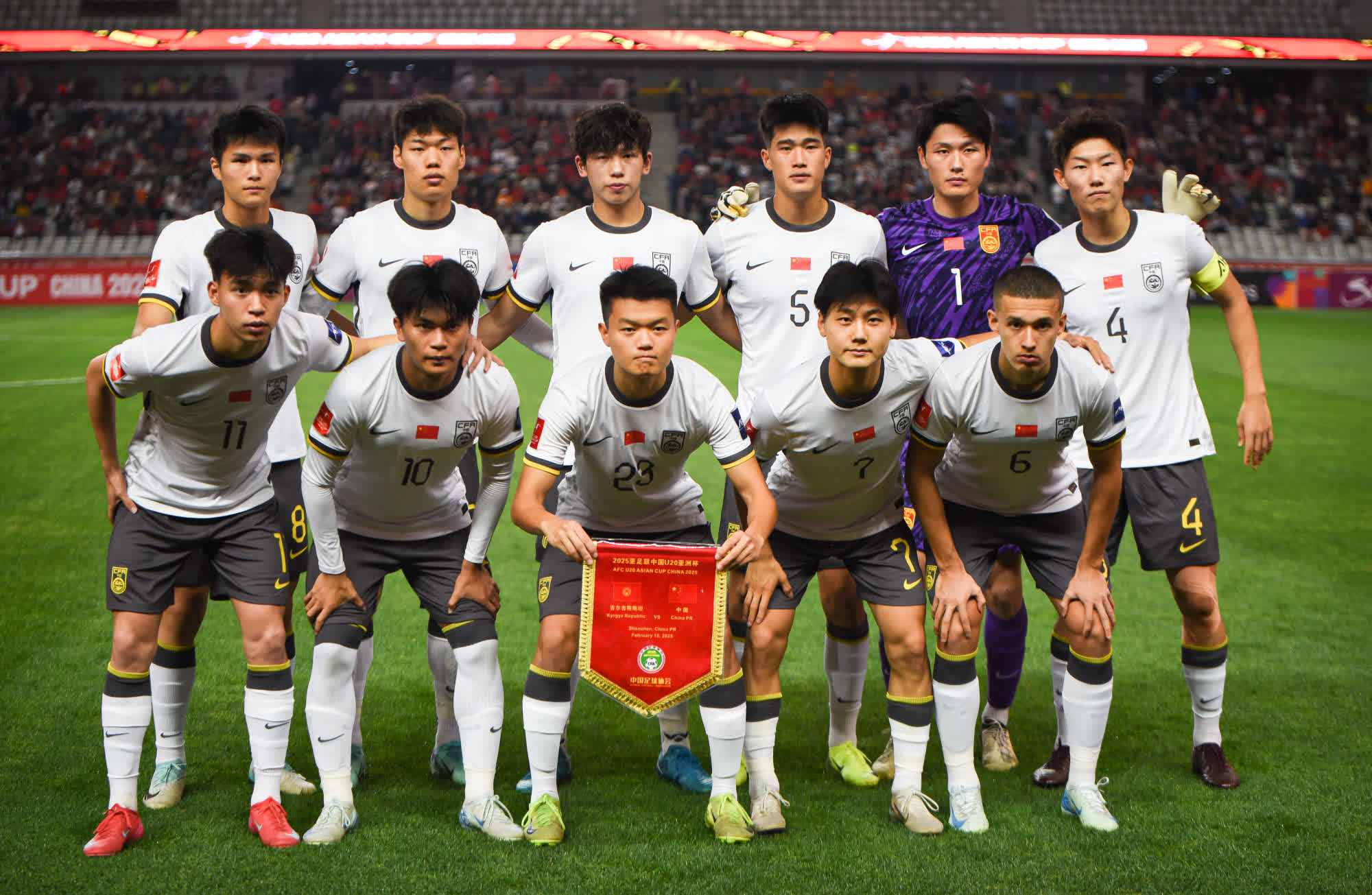 包含球员实力大比拼,场上风云扑朔迷离的词条 包含球员实力大比拼,场上风云扑朔迷离的词条