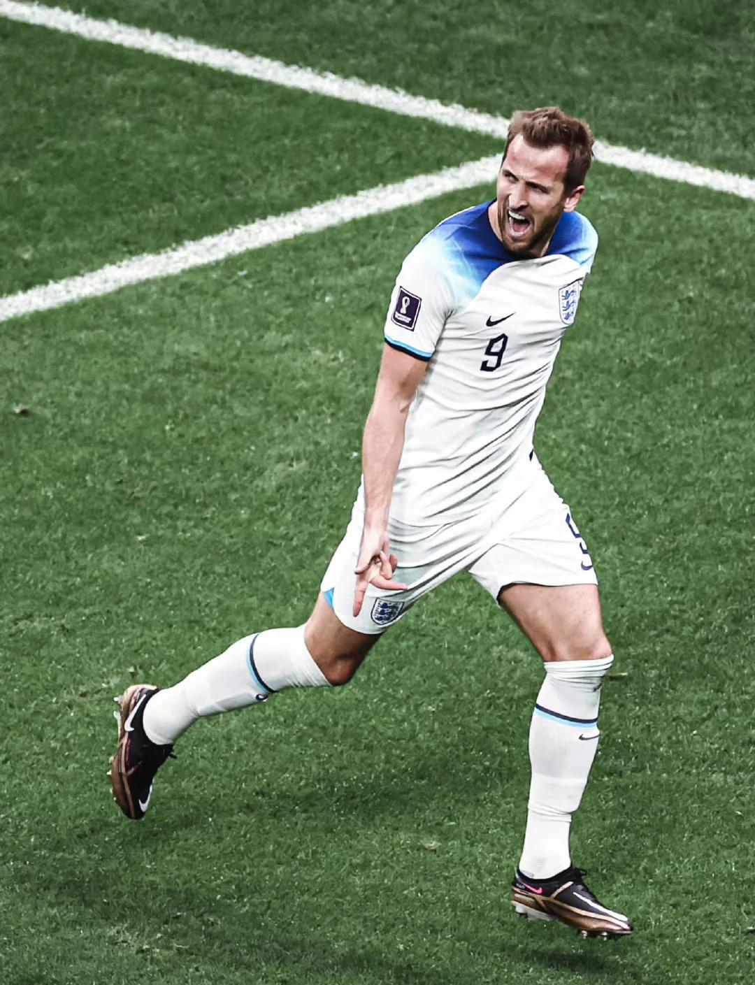 开云体育入口-英格兰队遭遇困境，小组第三险晋级