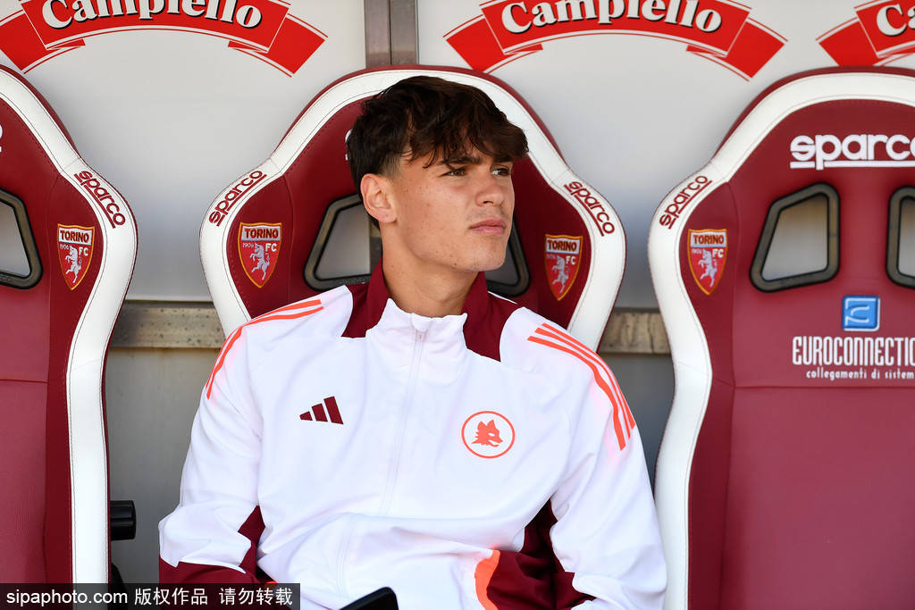 包含尤文图斯签下新外援，或将提升球队实力的词条