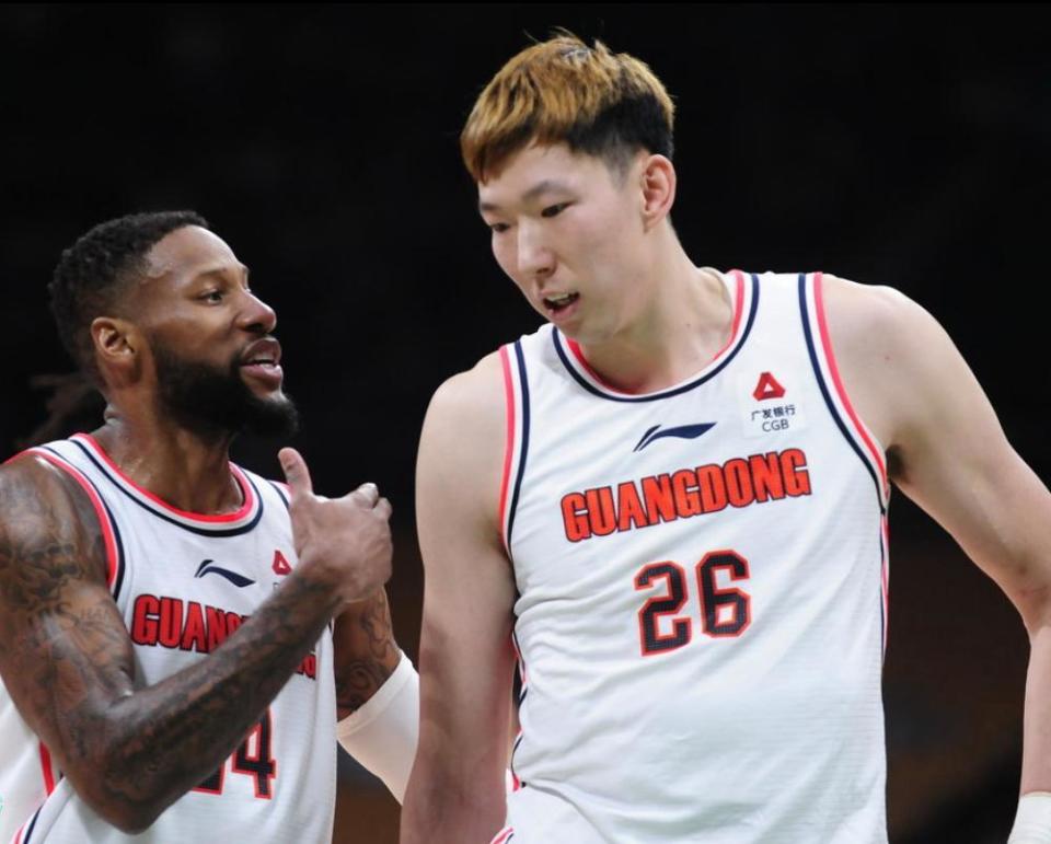 包含疲惫主力伤退，球队夺冠形势岌岌可危的词条