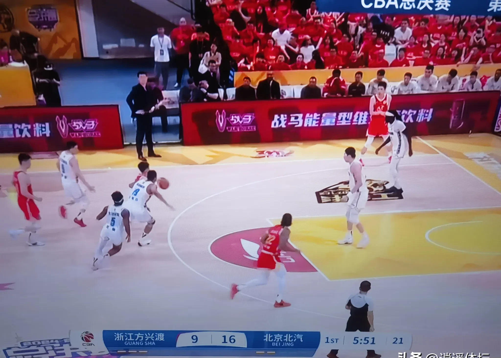 主场球迷爆发骚乱，联赛裁判员要求协助