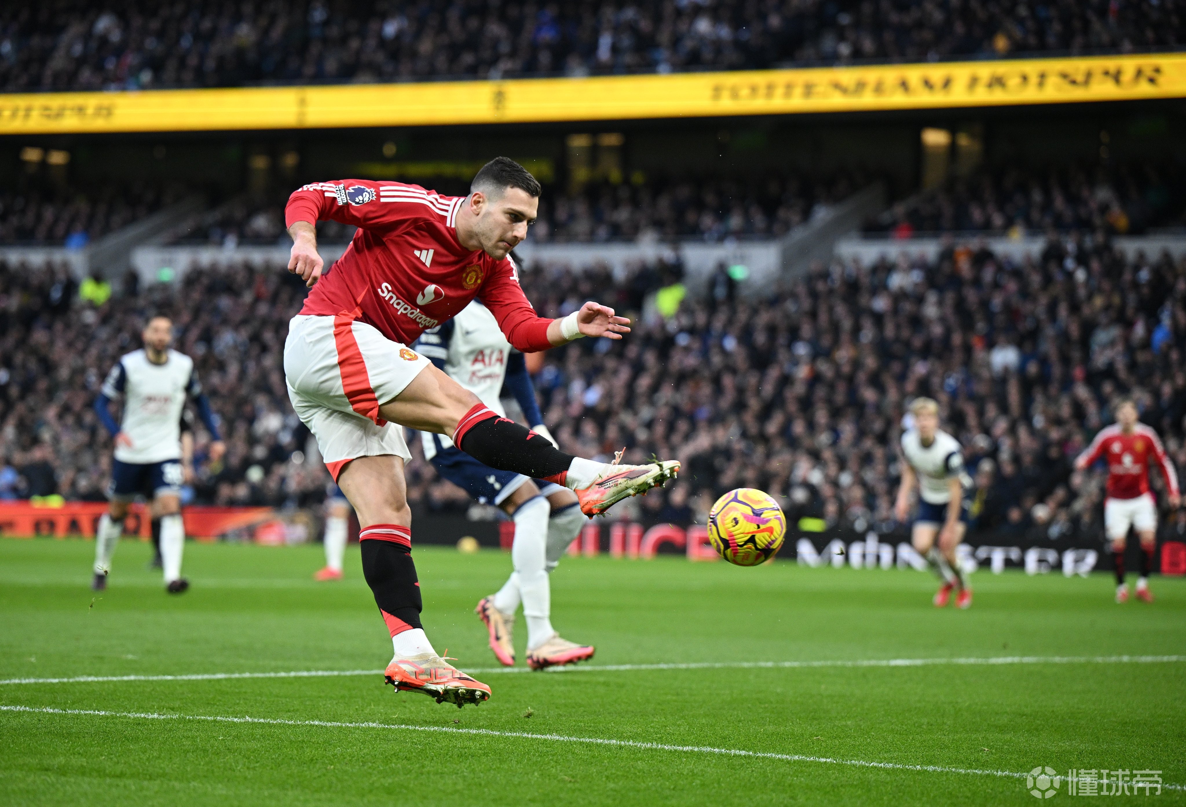 开云体育APP下载-曼联主场大捷，战术配合精准