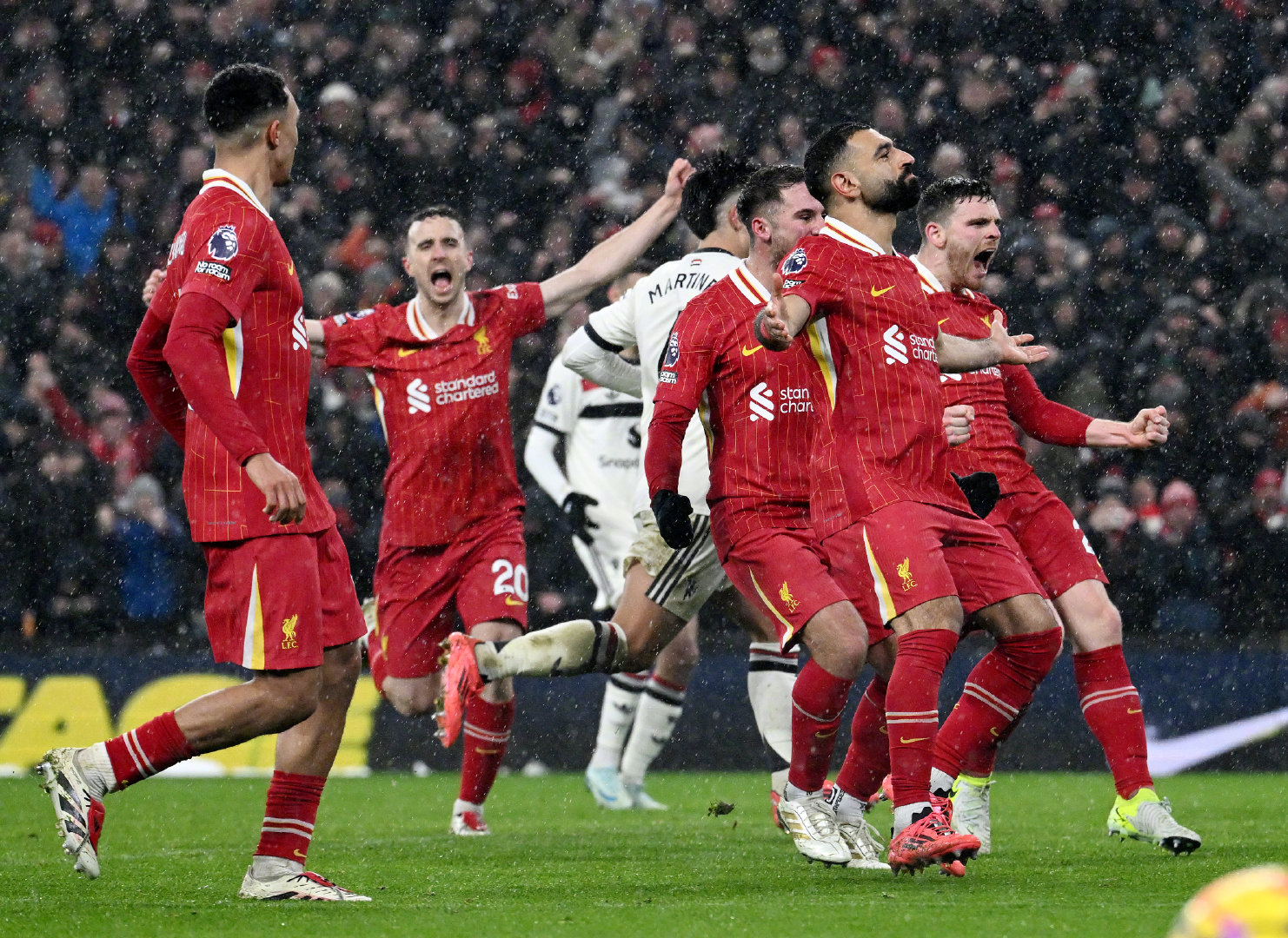 关于阿根廷绝杀利物浦，莱万世界波破门英超的信息