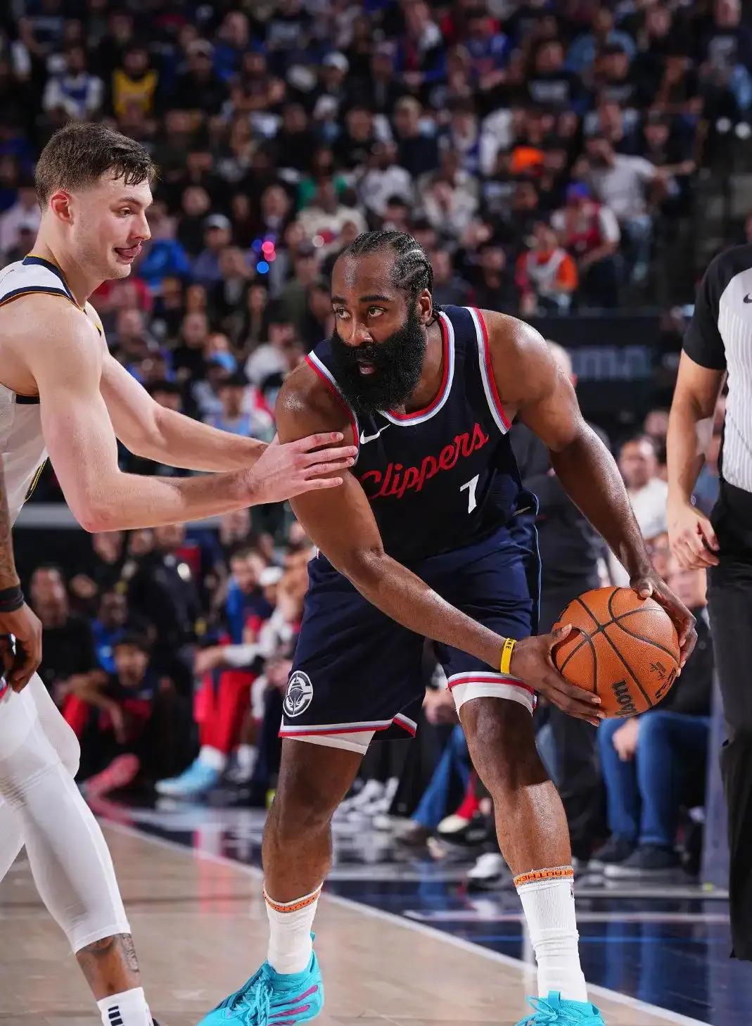 -快船擒下骑士，保持不败势头