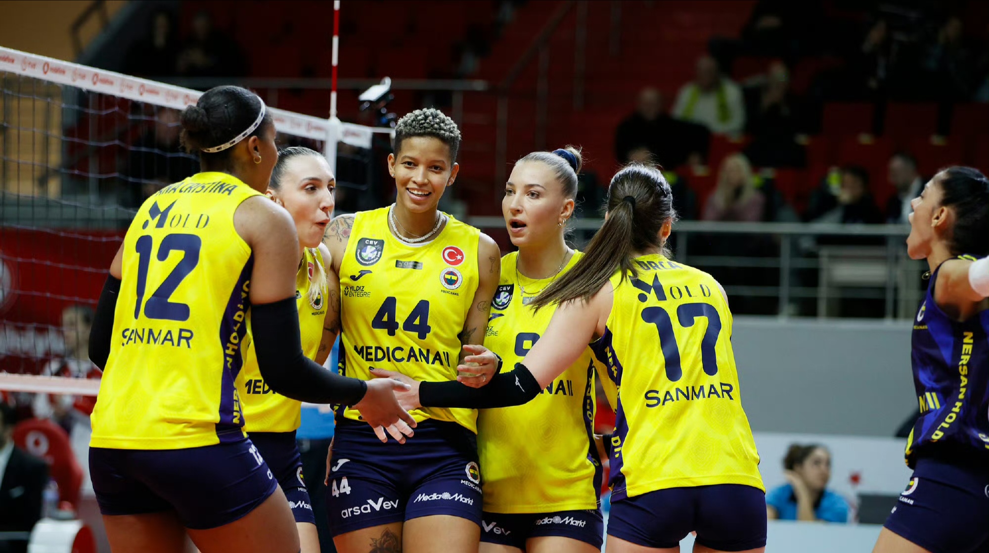 包含土耳其联赛精彩纷呈，引发球迷热议的词条