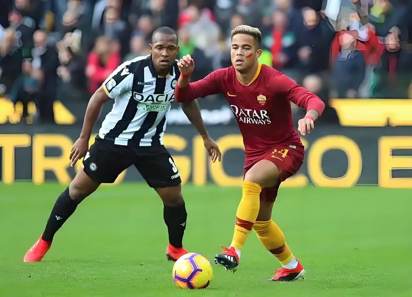 都灵中场球员发威，帮球队完成逆转