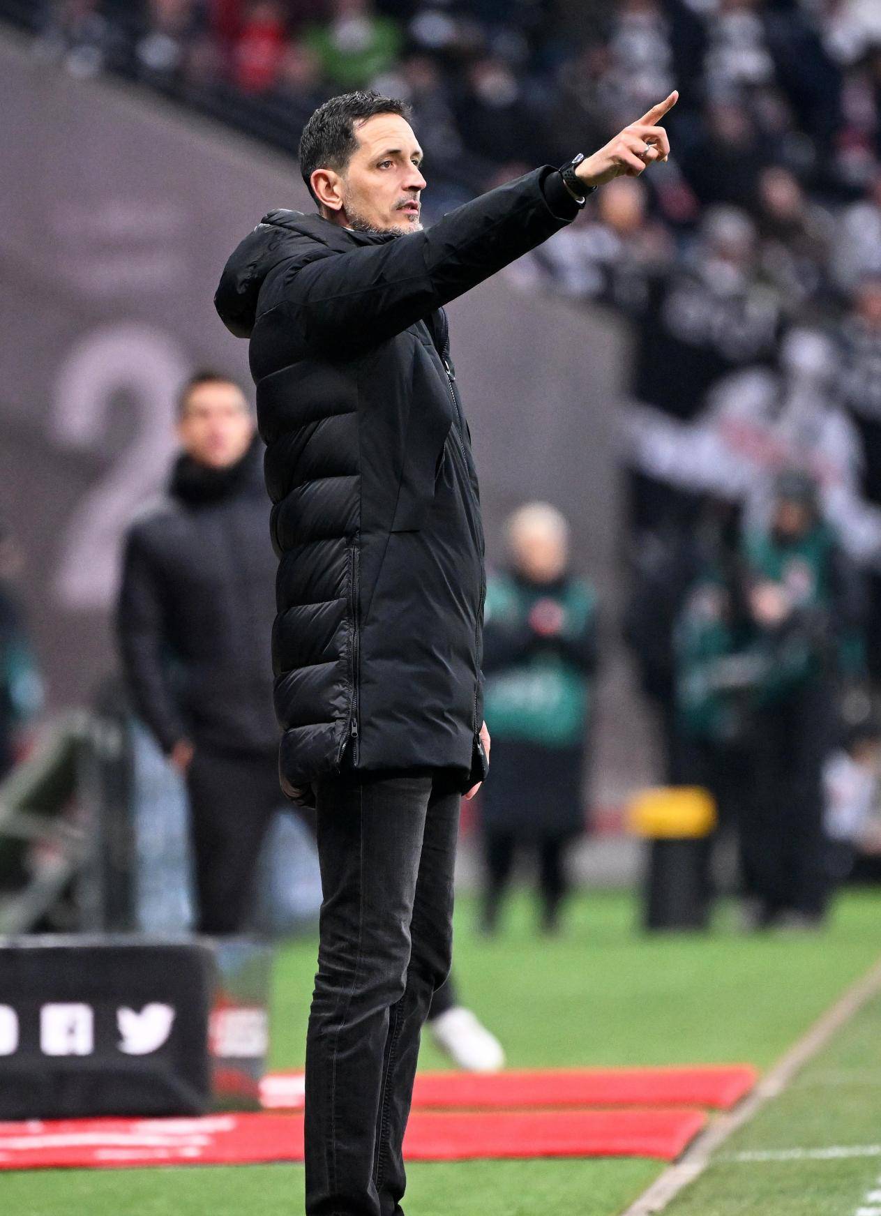 法兰克福队主场惨败，德甲排名下滑