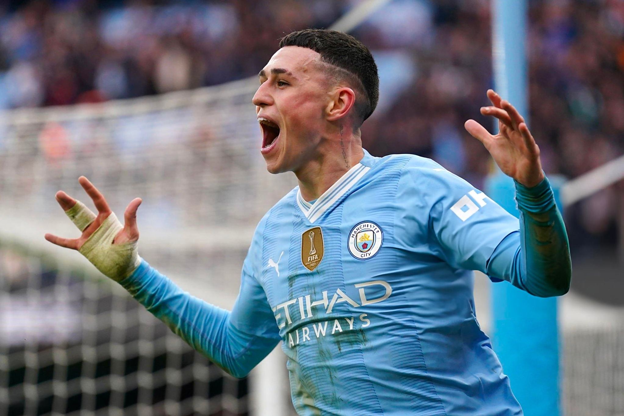 包含曼城客场大胜，力压利物浦继续追赶的词条