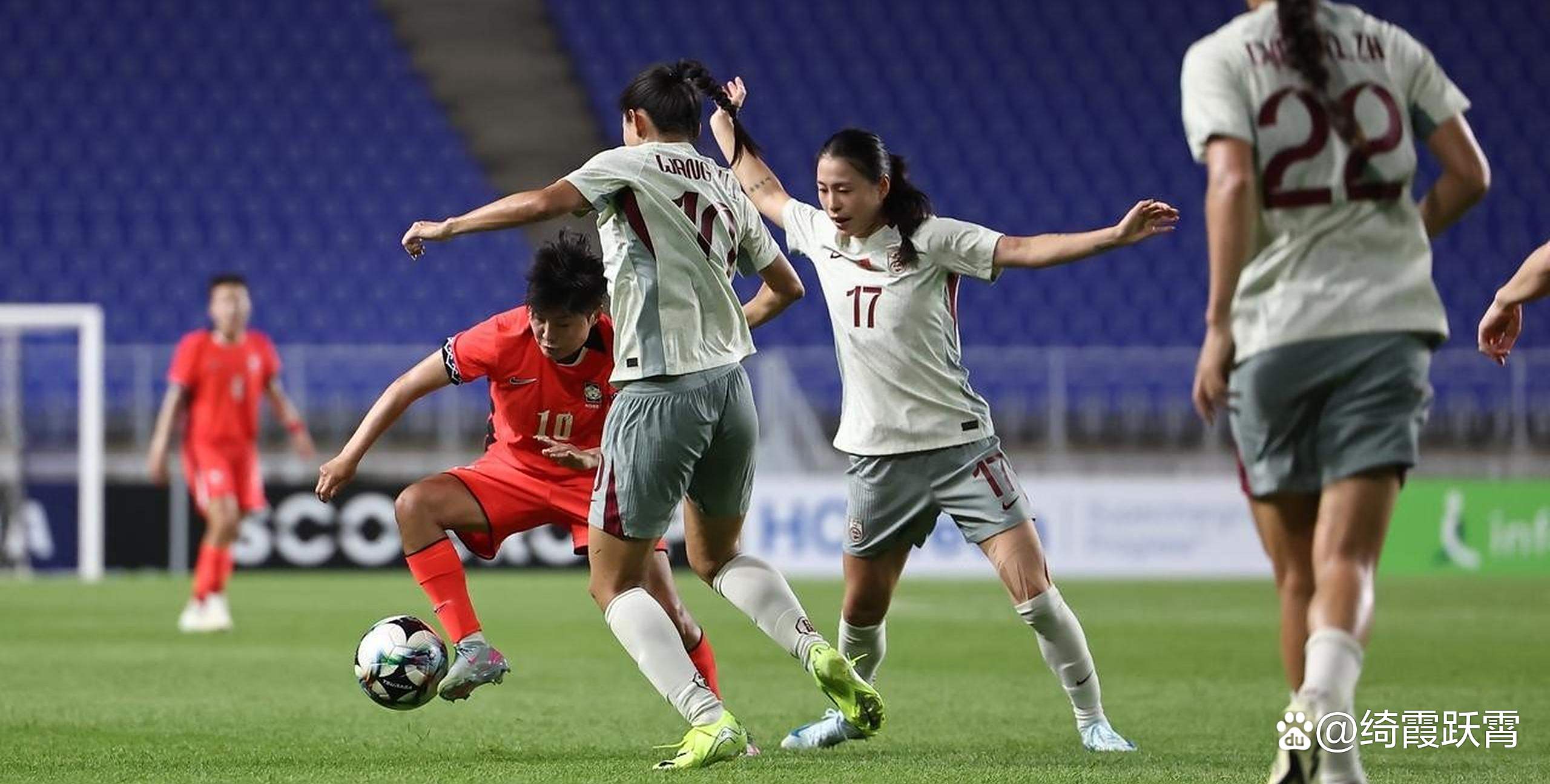 女足争霸战中国队拼尽全力夺得冠军荣誉