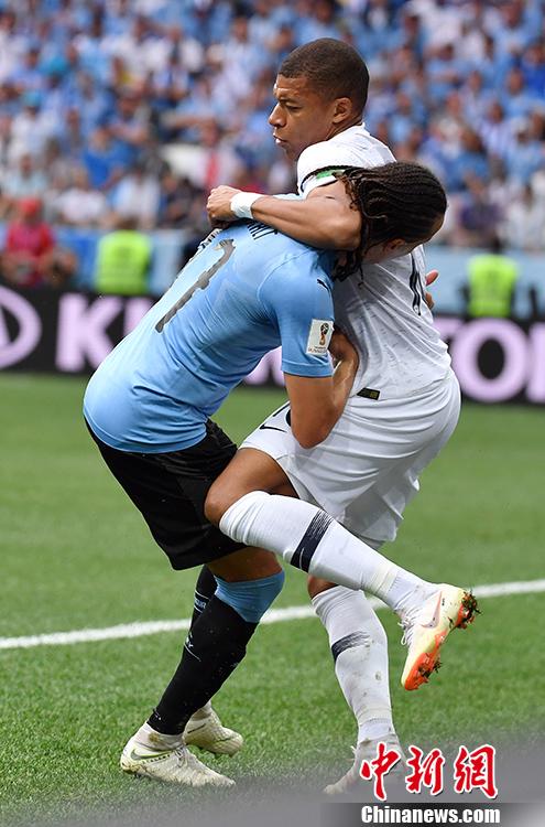 乌拉圭绝杀乌克兰,格列兹曼扛起全队 乌拉圭绝杀乌克兰,格列兹曼扛起全队