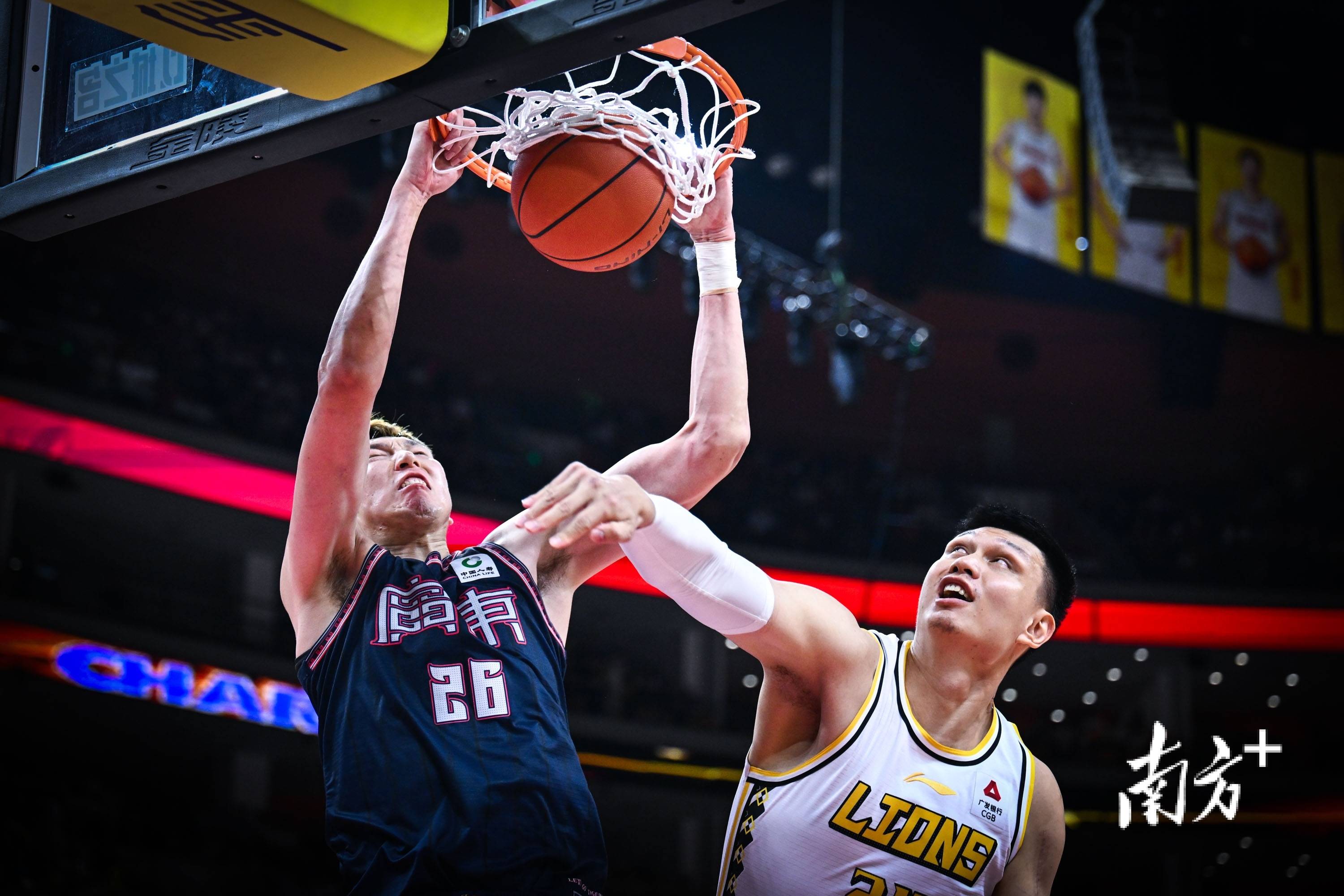 公牛鏖战山西队，周琦点燃赛场