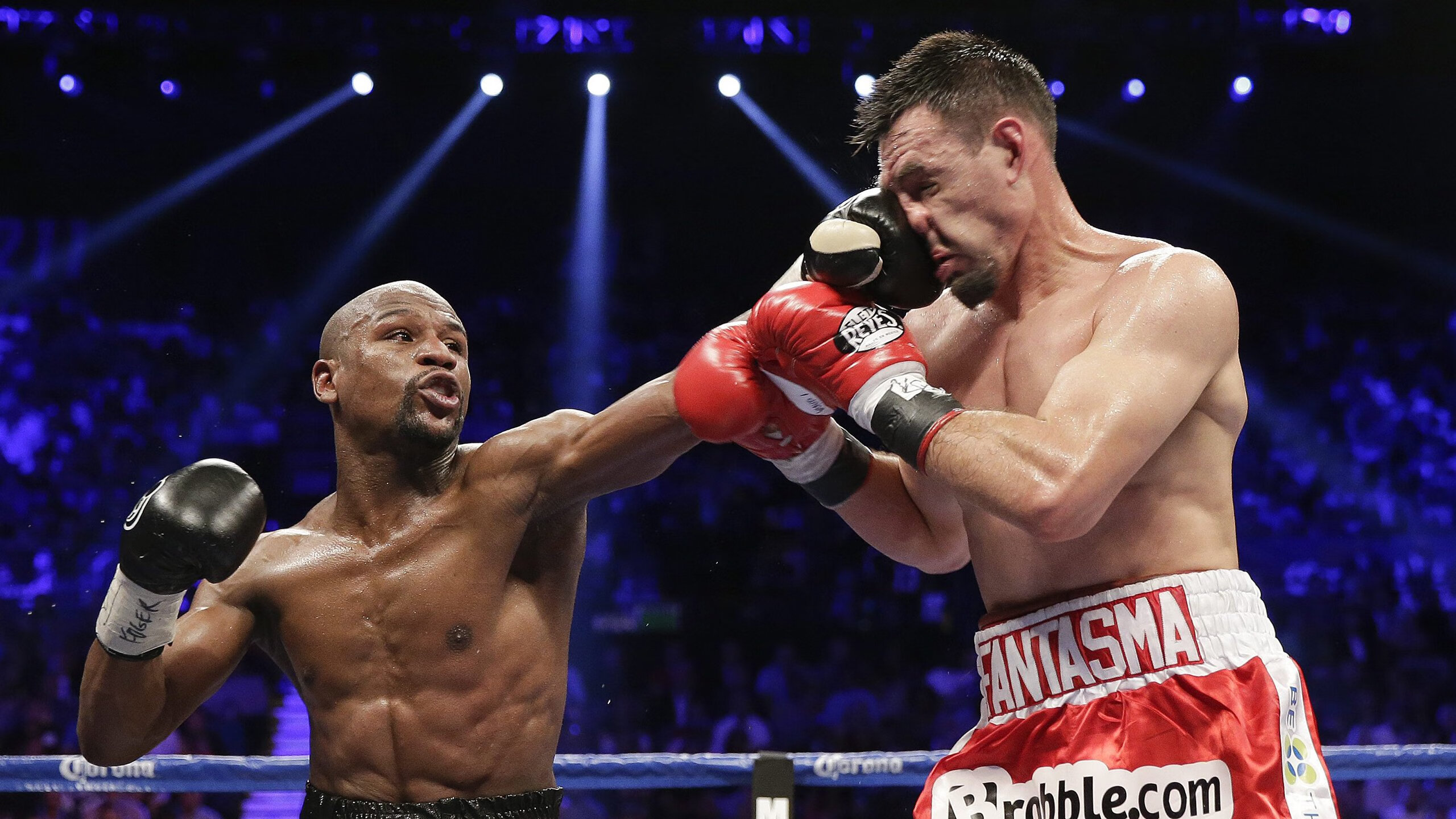 暗夜中的闪电与钢铁森林，当C罗爆发遭遇希腊式全面压制