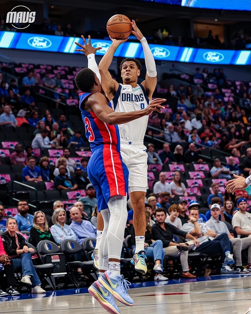 活塞对阵独行侠，杰伦格林打出统治级数据