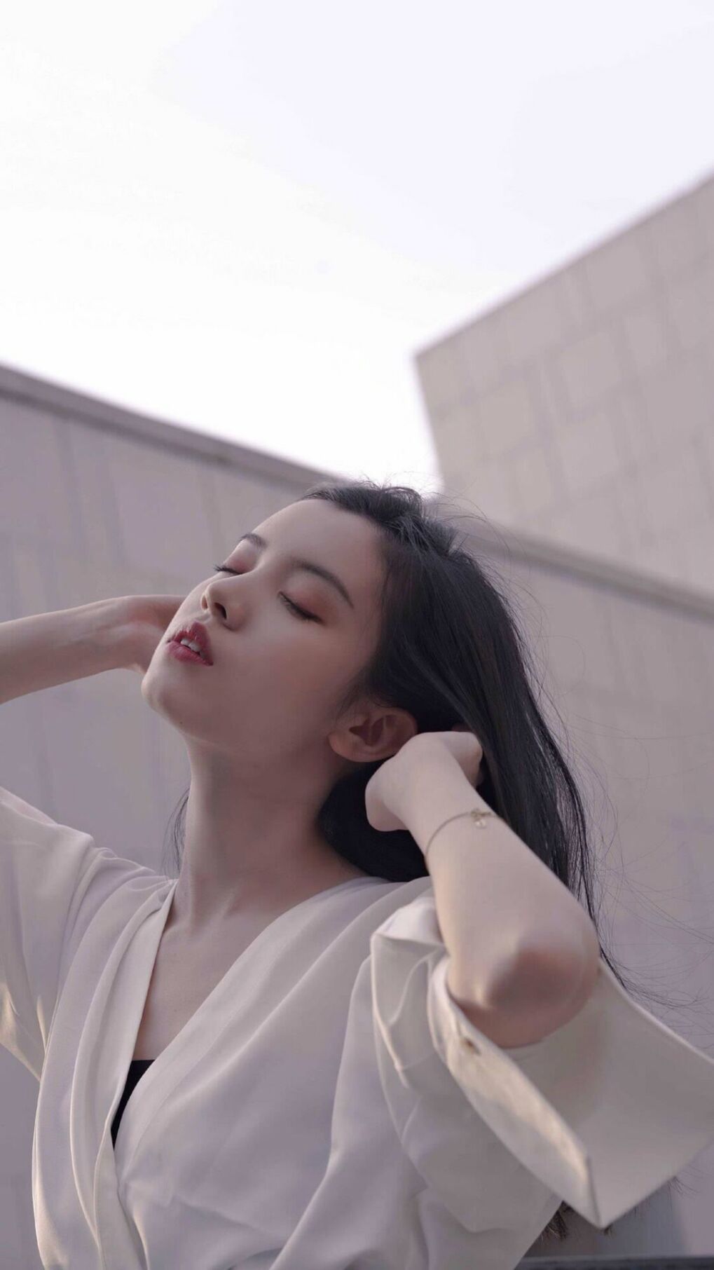 开云体育平台APP-圣保罗的呐喊与赛道上的统治，那不勒斯硬仗取胜威尔士，阿劳霍在F1新赛季揭幕战接管比赛