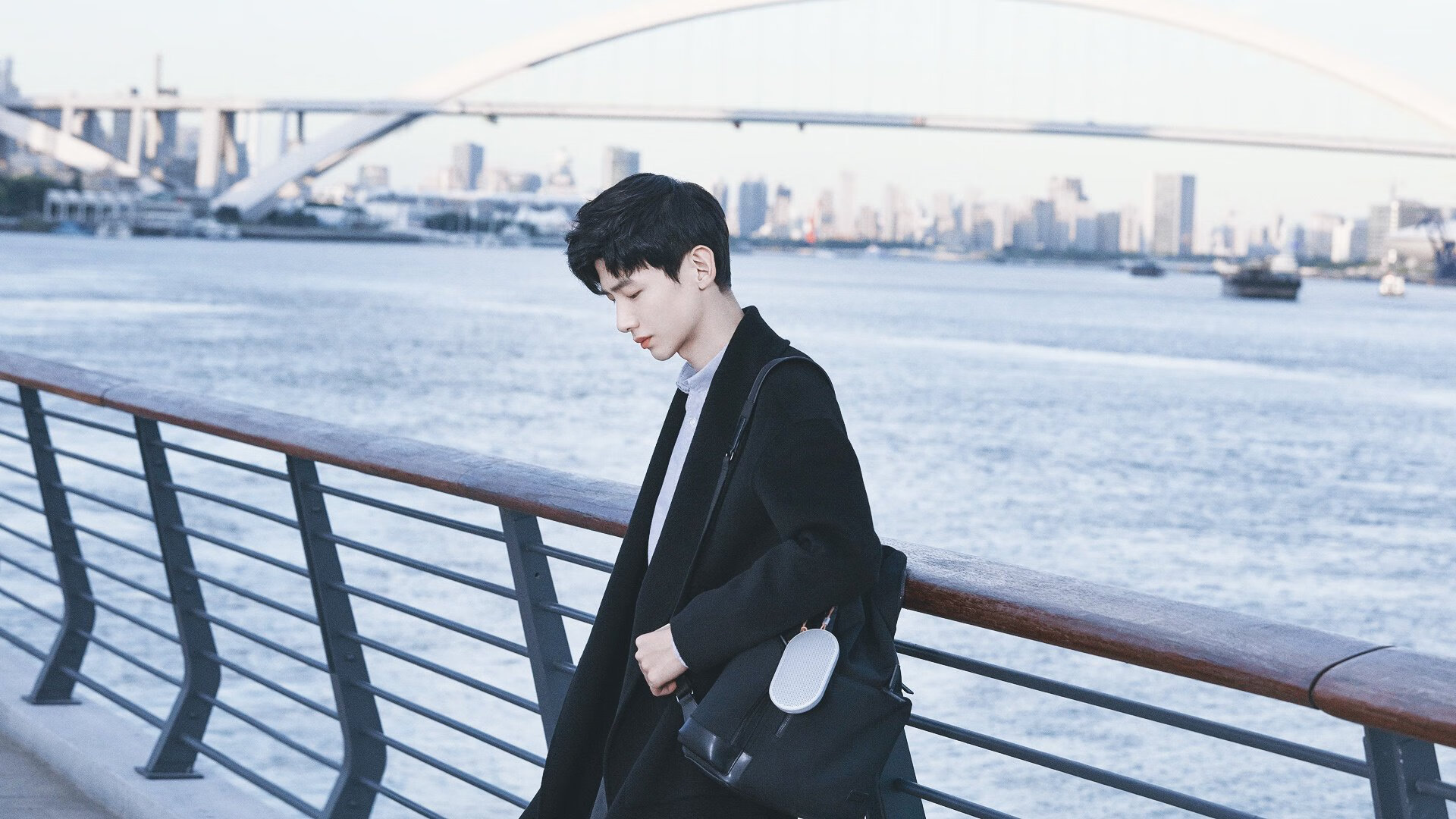 舞台之巅，戈贝尔的巨人意志与雷霆的集体风暴